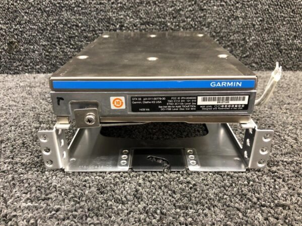 Garmin GTX-33 Mode S Transponder has Different Style Tray (14,28 V)