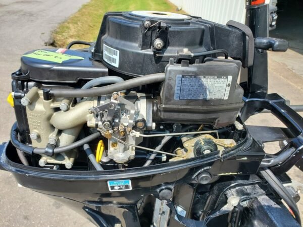 2006 Mercury 9.9 HP 2-Cyl Carbureted 4-Stroke 20" (L) Kicker Outboard Motor With Tiller Handle - Image 4