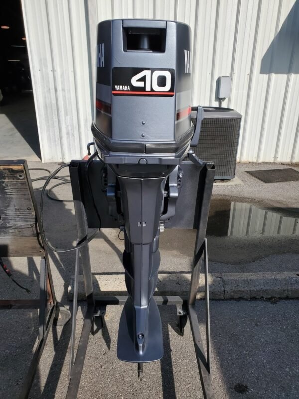 Classy 1997 Yamaha 40 HP 2-Cyl Carbureted 2-Stroke 20" (L) Outboard Motor - Image 2