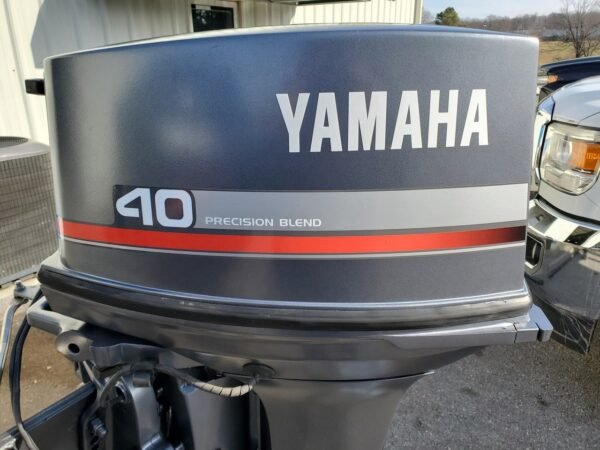 Classy 1997 Yamaha 40 HP 2-Cyl Carbureted 2-Stroke 20" (L) Outboard Motor - Image 3