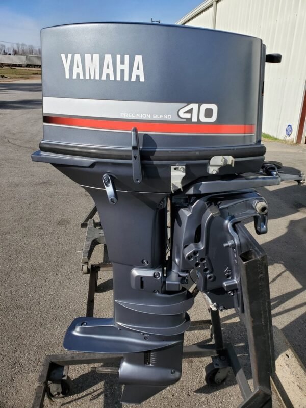 Classy 1997 Yamaha 40 HP 2-Cyl Carbureted 2-Stroke 20" (L) Outboard Motor - Image 6