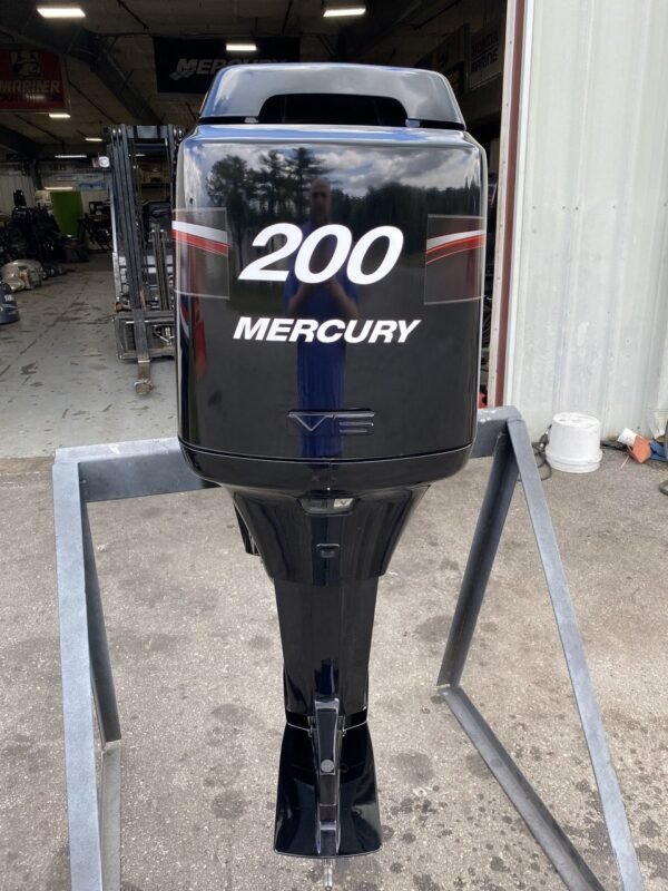 1998 Mercury 2.5L 200 HP 6-Cyl EFI 2-Stroke 20"(L) Outboard Motor