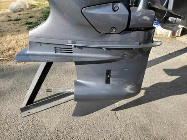 2005 Yamaha 150 HP 4-Cylinder EFI 4-Stroke 20" (L) Outboard Motor - Image 3