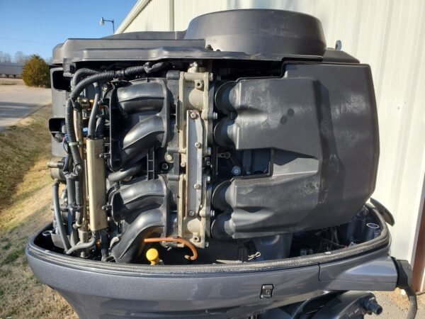 2005 Yamaha 150 HP 4-Cylinder EFI 4-Stroke 20" (L) Outboard Motor - Image 5