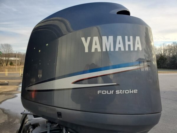2005 Yamaha 150 HP 4-Cylinder EFI 4-Stroke 25" (X) Outboard Motor - Image 2