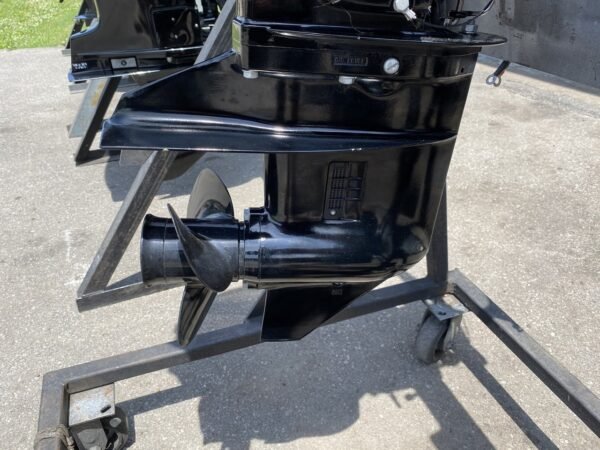 2006 Mercury 25 HP 3-Cyl EFI 4-Stroke 15" (Short) Outboard Tiller Motor - Image 4