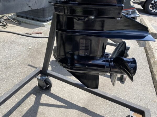 2006 Mercury 25 HP 3-Cyl EFI 4-Stroke 15" (Short) Outboard Tiller Motor - Image 5