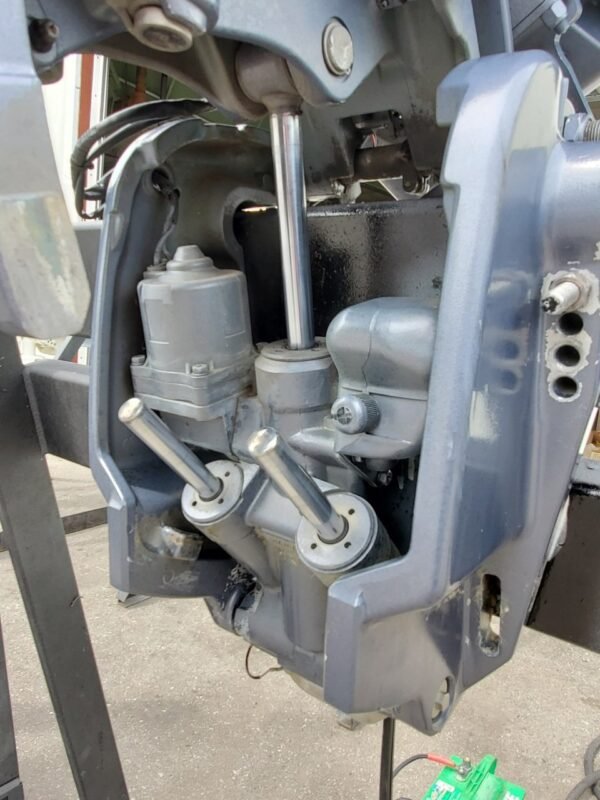 2006 Yamaha 115 HP 4-Cylinder EFI 4-Stroke 25" (X) Outboard Motor - Image 8
