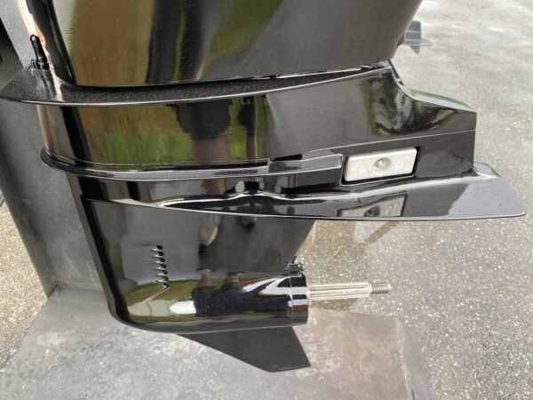 2007 Mercury 60 HP 4-Cylinder EFI 4-Stroke 20"(L) Outboard Motor - Image 4