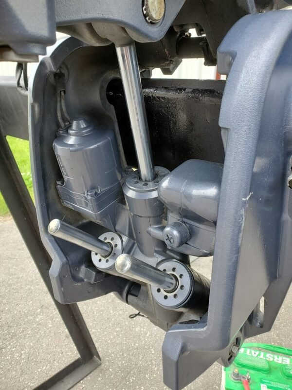 2009 Yamaha 150 HP 4-Cylinder EFI 4-Stroke 20" (L) Outboard Motor - Image 8