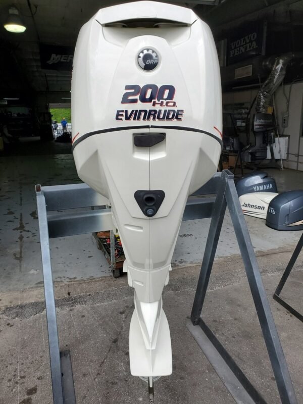 2011 Evinrude ETEC 200 HO 6-Cylinder DFI 2-Stroke 25" (X) Outboard Motor - Image 2