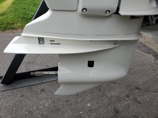2011 Evinrude ETEC 200 HO 6-Cylinder DFI 2-Stroke 25" (X) Outboard Motor - Image 3