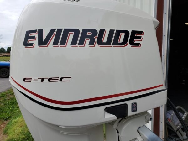 2011 Evinrude ETEC 200 HO 6-Cylinder DFI 2-Stroke 25" (X) Outboard Motor - Image 6