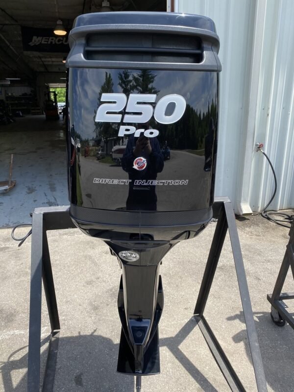 2014 Mercury ProXS 250 HP 6-Cylinder DFI 2-Stroke 20" (L) Outboard Motor - Image 8