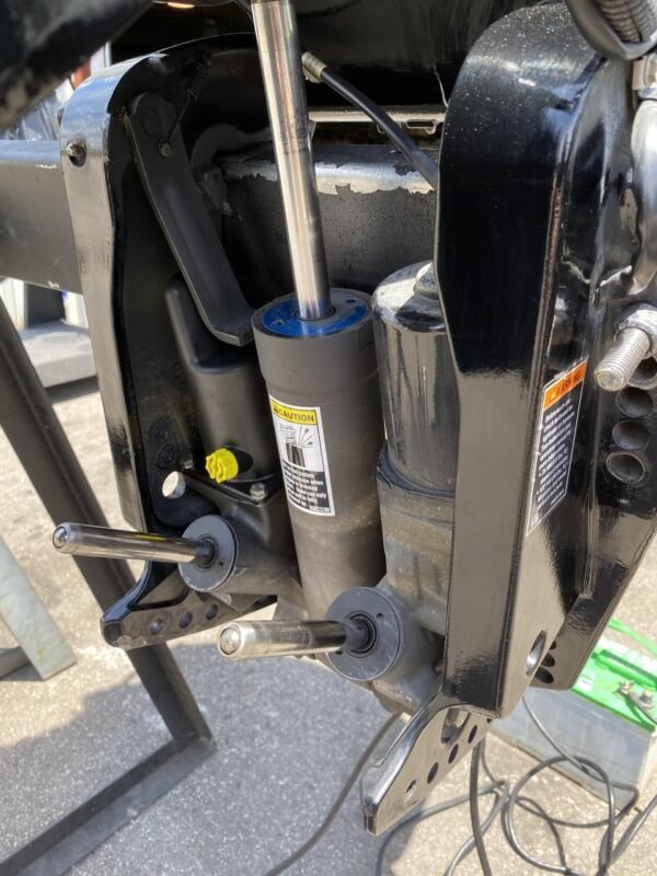 2014 Mercury ProXS 250 HP 6-Cylinder DFI 2-Stroke 20" (L) Outboard Motor - Image 6