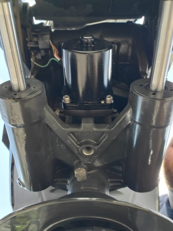 Top 2019 G2 Evinrude E-TEC 250 HO V6 DFI 2-Stroke 20" (L) Outboard Motor - Image 9