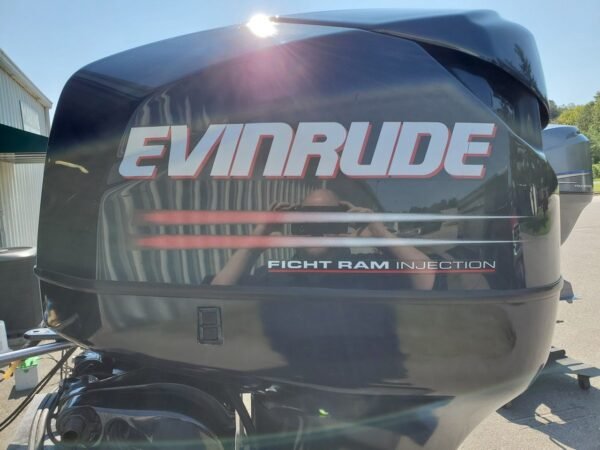 Classy 2002 Evinrude 115 HP 4-Cyl DFI 2-Stroke 20" (L) Outboard Motor - Image 8