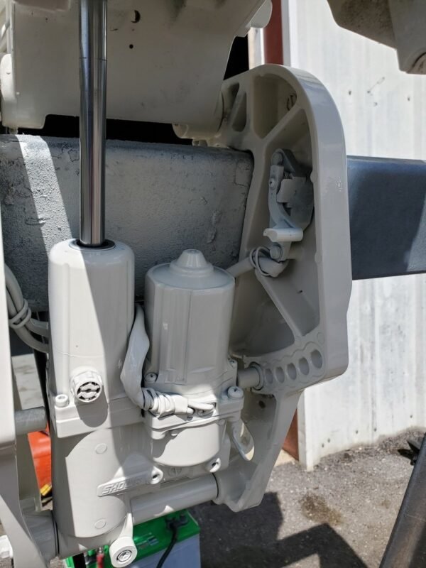 2003 Johnson 50 HP 3-Cylinder EFI 4-Stroke 20" (L) Outboard Motor - Image 9