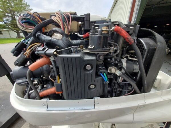 Best 1998 Johnson 115 HP 4-Cylinder DFI 2-Stroke 20" L Outboard Motor - Image 3