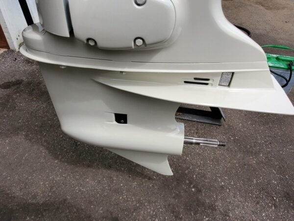 Best 1998 Johnson 115 HP 4-Cylinder DFI 2-Stroke 20" L Outboard Motor - Image 6