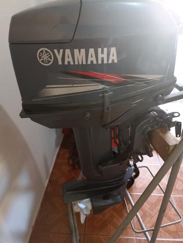 2011 Yamaha 25 HP 2 Cylinder Carbureted 4 Stroke 20″ (L) Outboard Motor - Image 4