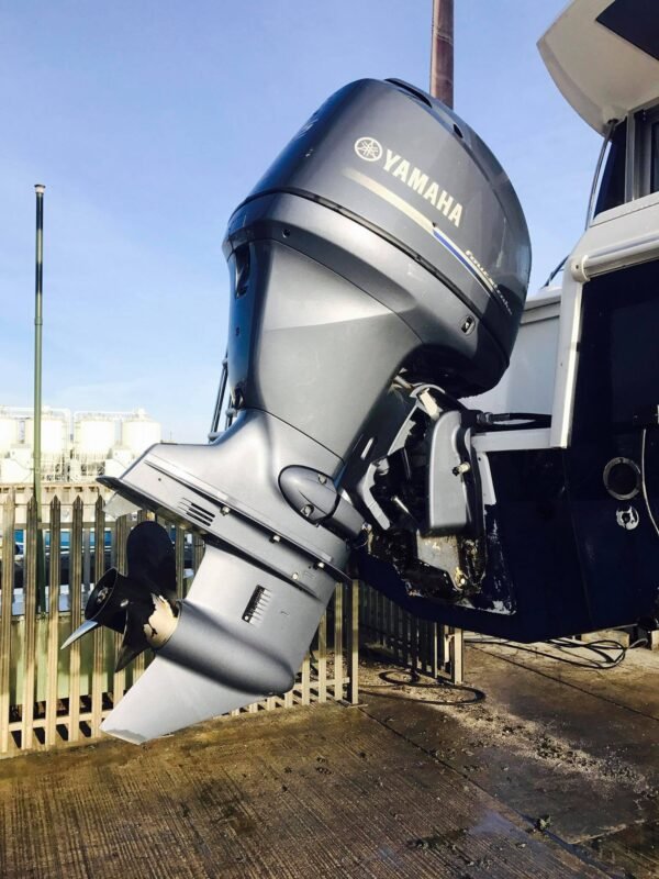 2013 Yamaha F115 HP 4 Cylinder EFI 4 Stroke 25″ (X) Outboard Motor - Image 3