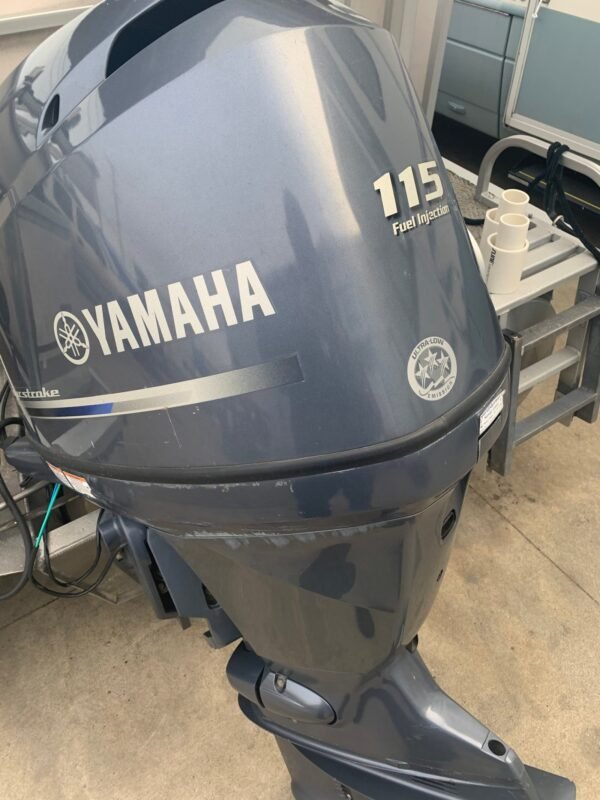 2013 Yamaha F115 HP 4 Cylinder EFI 4 Stroke 25″ (X) Outboard Motor - Image 5